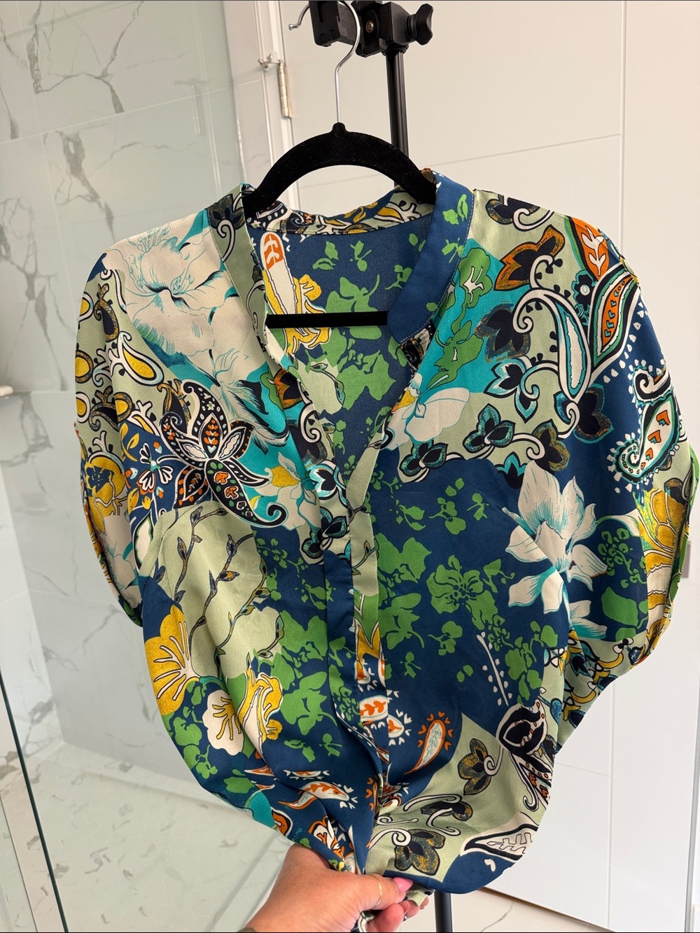 SHEIN Multicolor Floral Paisley Button-Front Blouse Ptp 23”